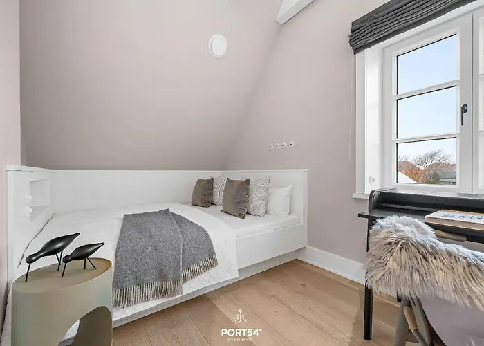 Lee Am Koenigshafen Sylt *